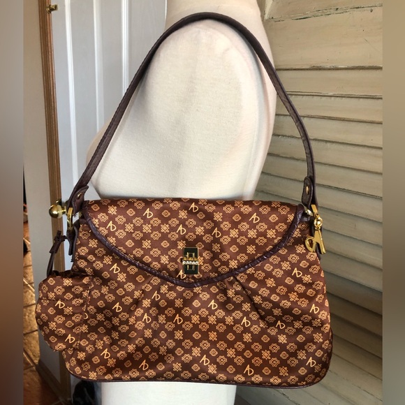 Alfred Durante beautiful small bag. Super nice for a night out with friends! - Picture 1 of 3